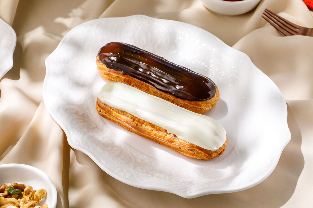 Eclair with custard