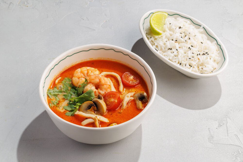 Tom yum with seafood