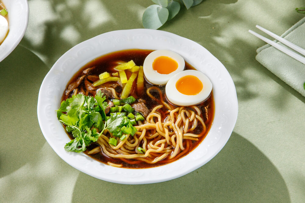 Ramen with beef and noodles