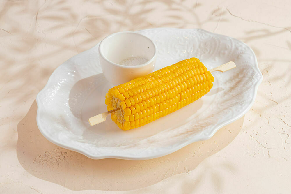 Steamed corn on the cob