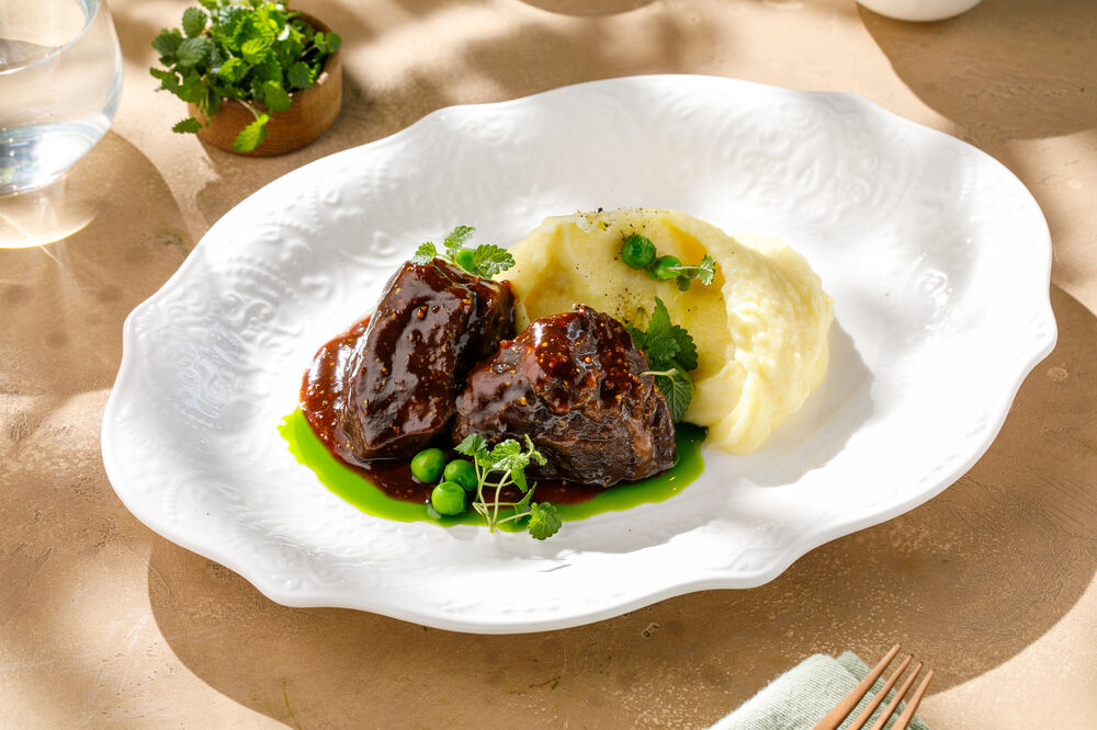 Stewed veal cheeks