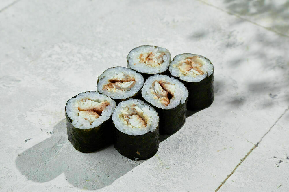 Roll with eel