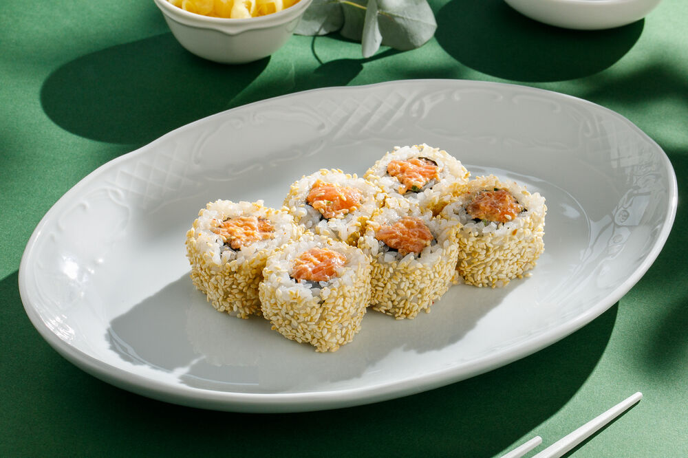 Spicy roll with salmon