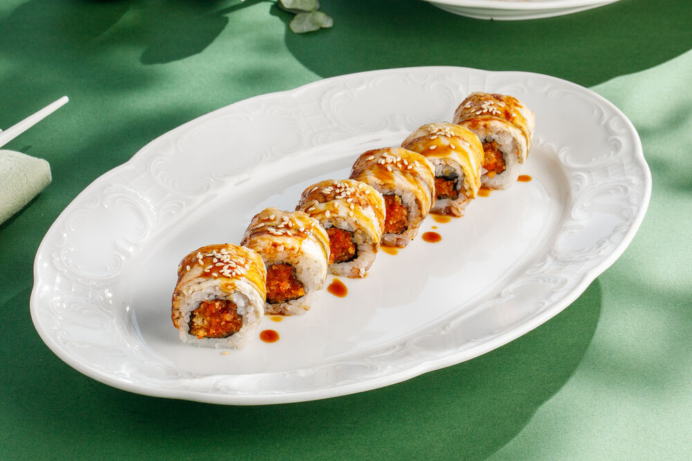 Roll with crunch and eel