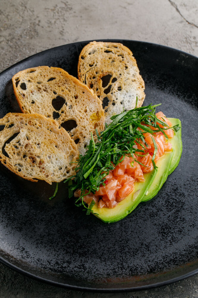  Salmon tartare