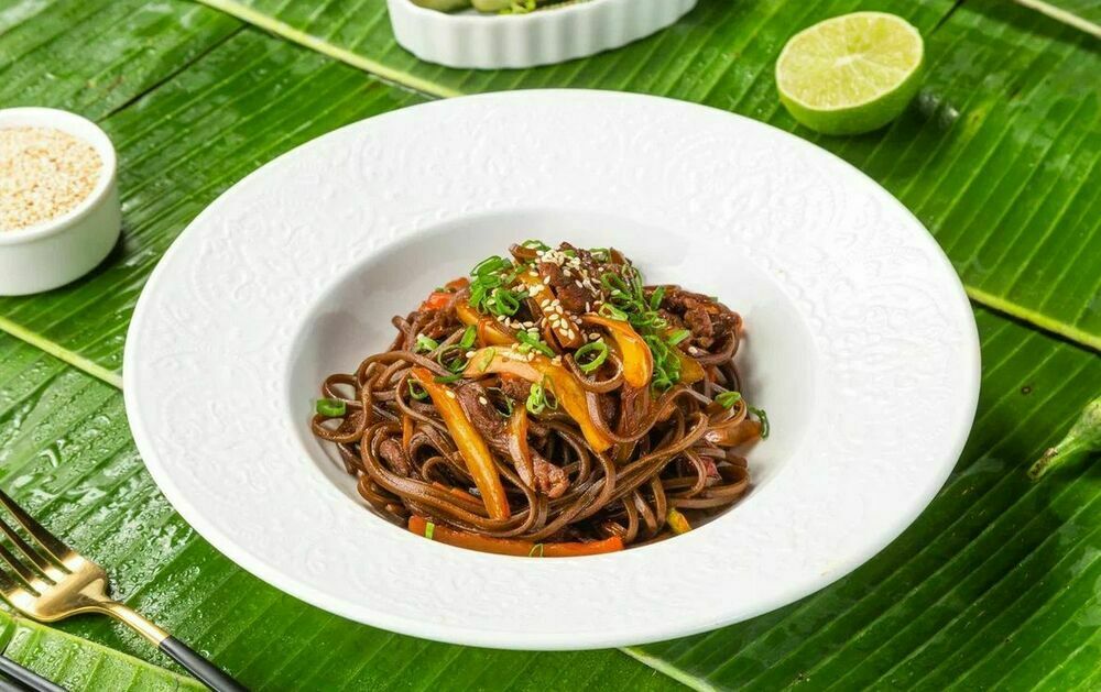 Buckwheat noodle with beef