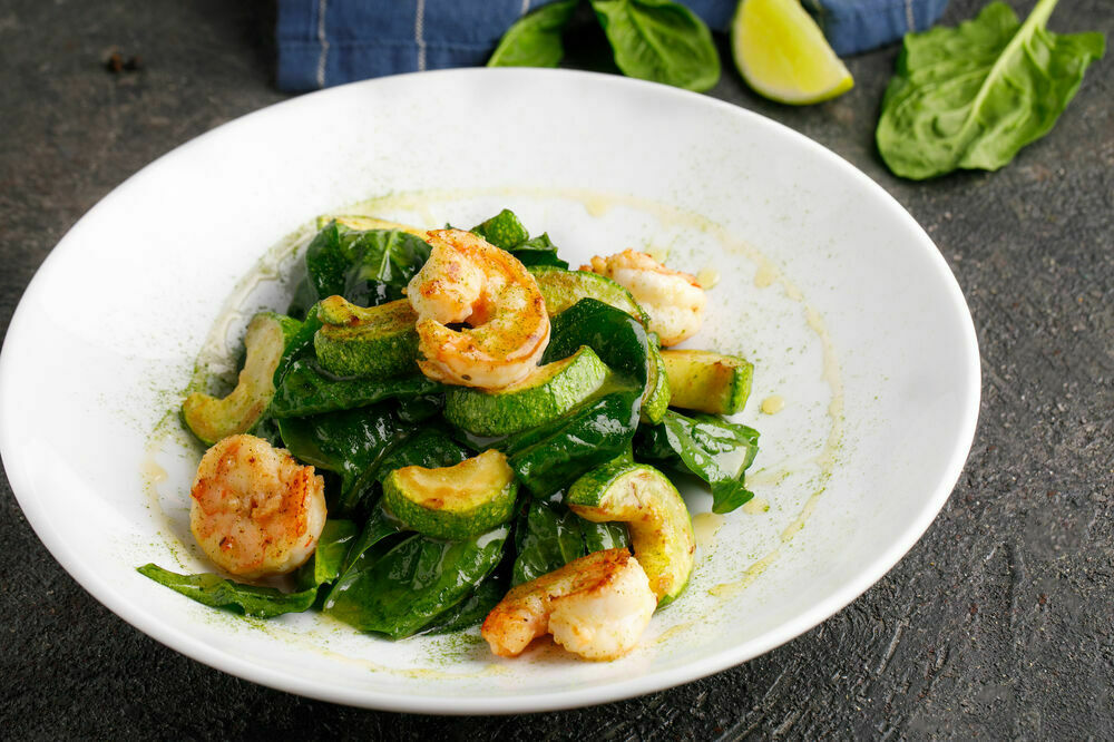 Shrimp and zucchini salad