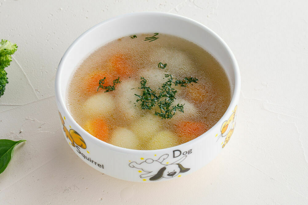 Children's soup with chicken meatballs