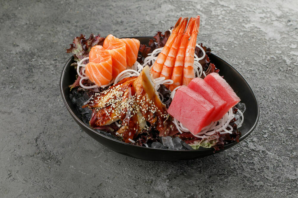 Assorted sashimi