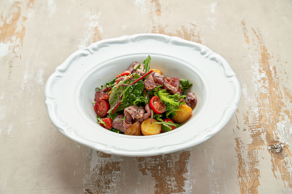 Salad with marbled beef pastrami