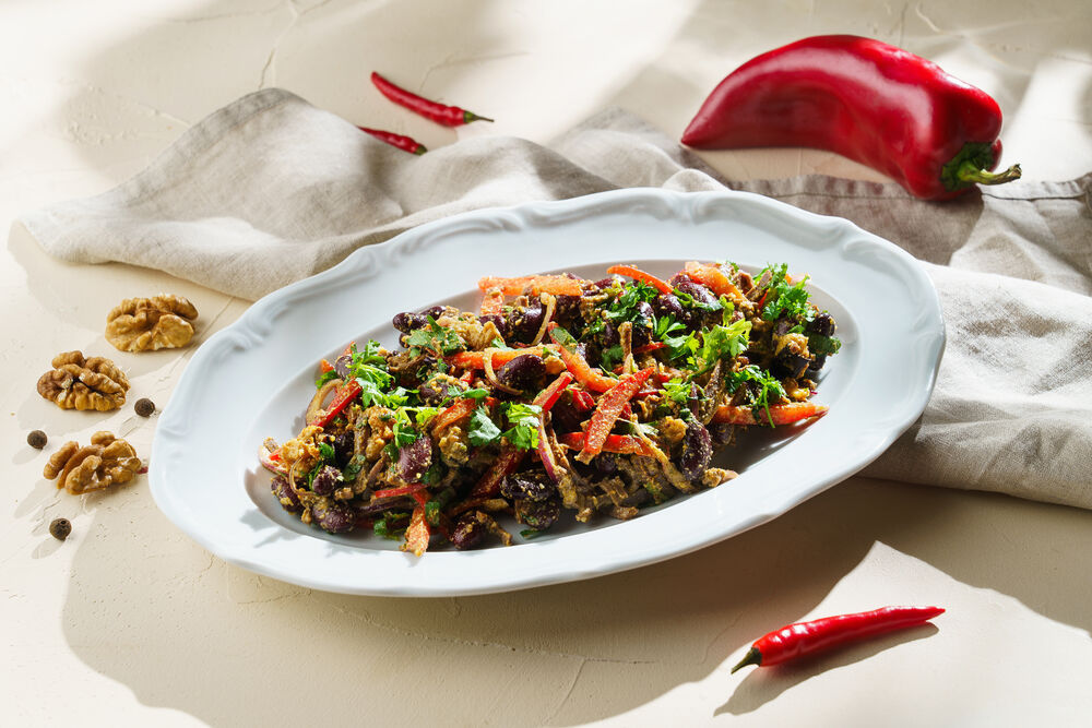 Tbilisi salad with beef, beans and walnuts