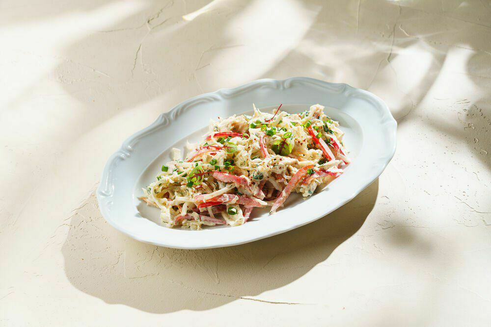 Salad with chicken and sesame dressing