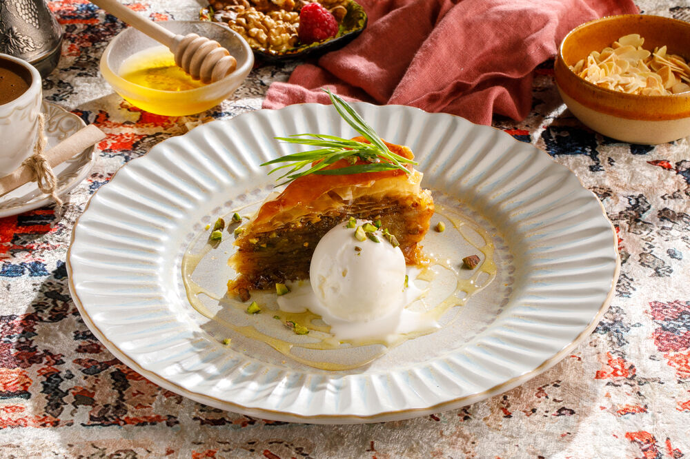 Pistachio baklava with ice cream