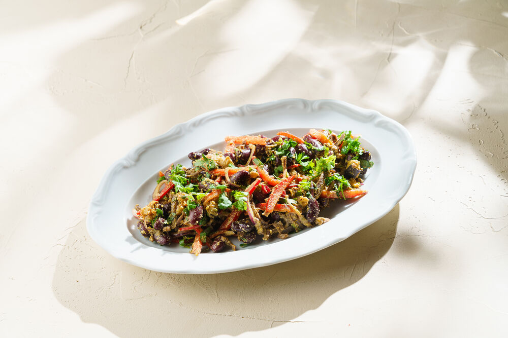 Salad "Tbilisi" with beef, beans and walnuts