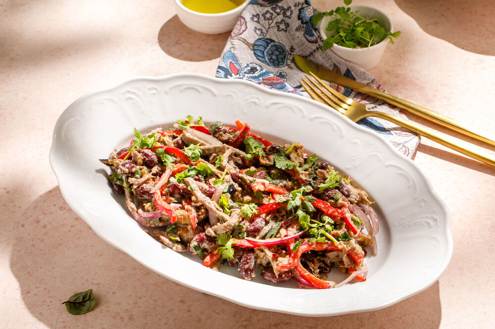 Salad "Tbilisi" with beef, beans and walnuts