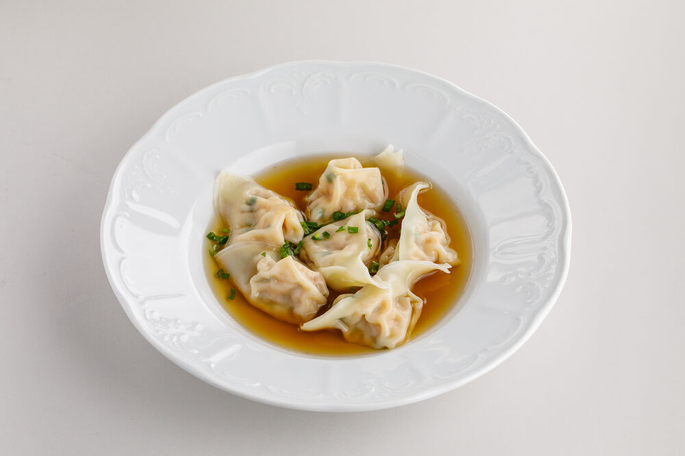 Wontons with shrimp and spicy broth