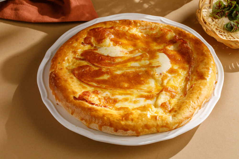 Хачапури с копченым сыром 