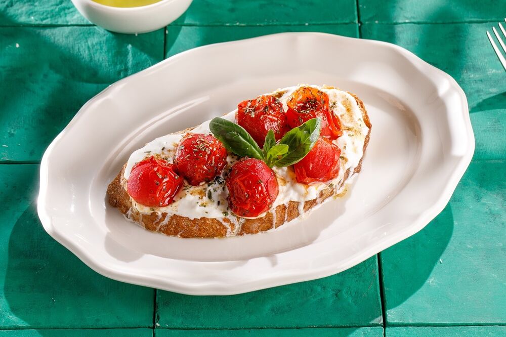 Bruschetta with cherry tomatoes