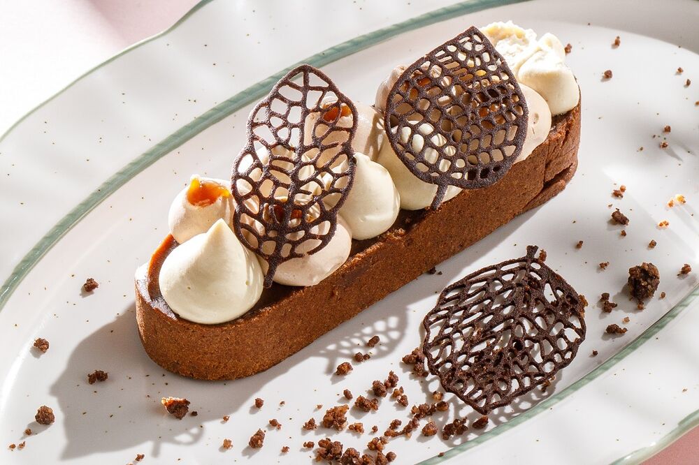 Peanut-banana-caramel tart