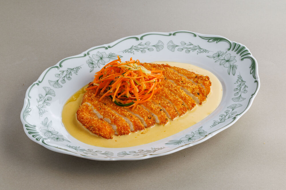 Chicken schnitzel in creamy sauce