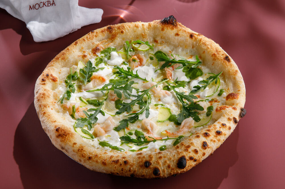 Pizza with zucchini and shrimp