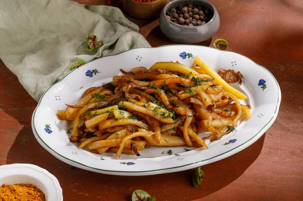 Жареный картофель с грибами
