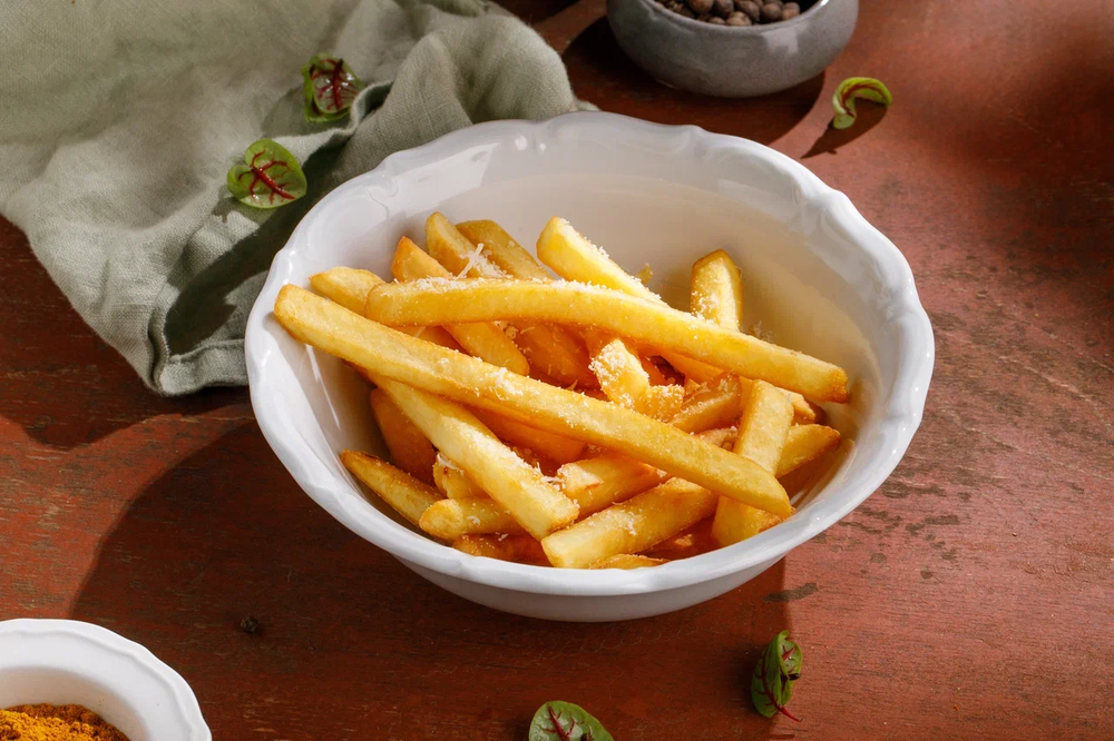 Картофель фри с трюфельным маслом и пармезаном