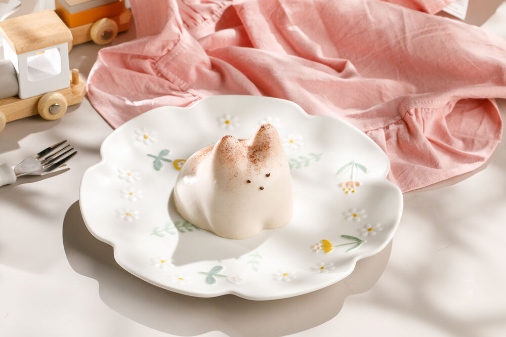 Children's dessert "Jelly cat"