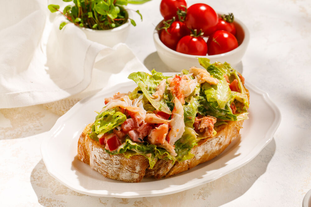 Bruschetta with crab