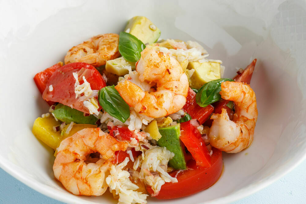 Mediterranean salad with shrimps and crab 1 kg