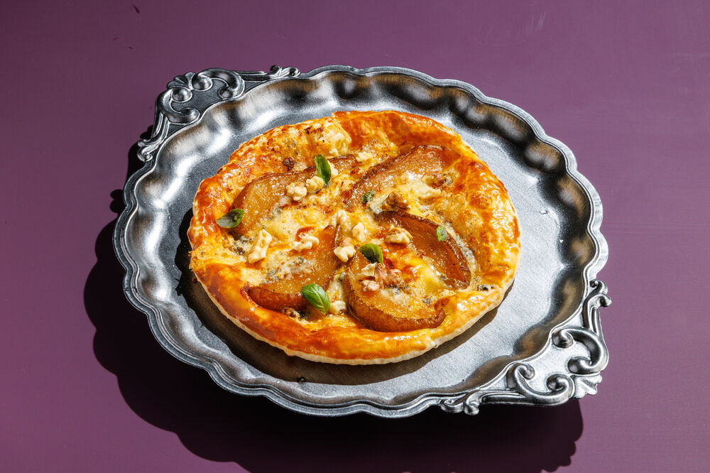 Penovani with pear and gorgonzola