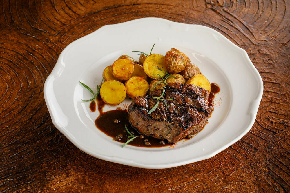 Roast beef with potatoes