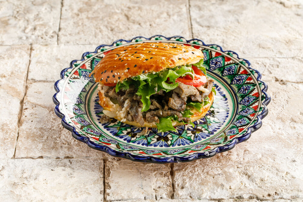 Oriental burger with beef