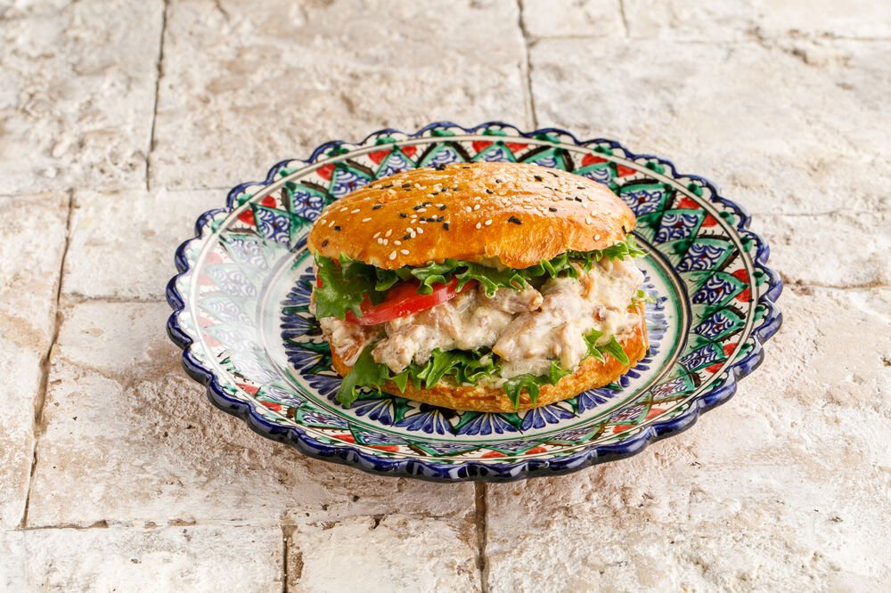 Oriental burger with chicken