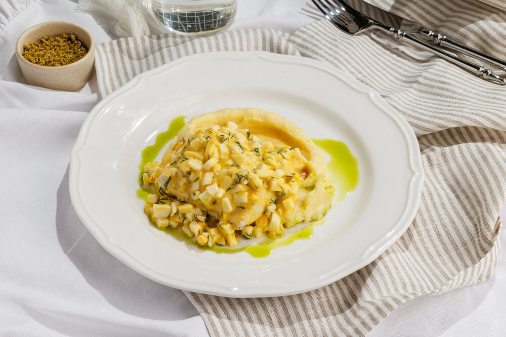 Pike perch with Polish sauce