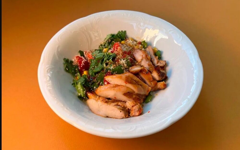 Salad with chicken, couscous and sesame sauce