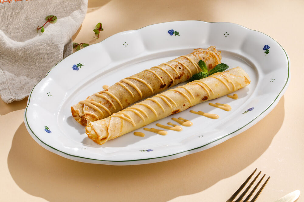 Crepes with cottage cheese and apple