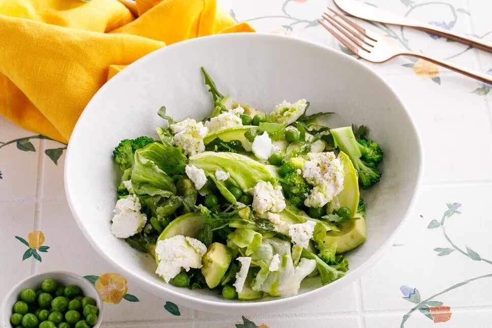 Green salad with feta cheese