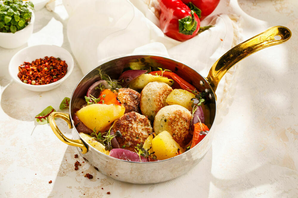 Turkey cutlets with vegetables