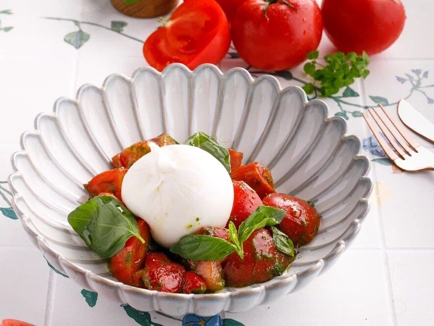 Burrata with tomatoes