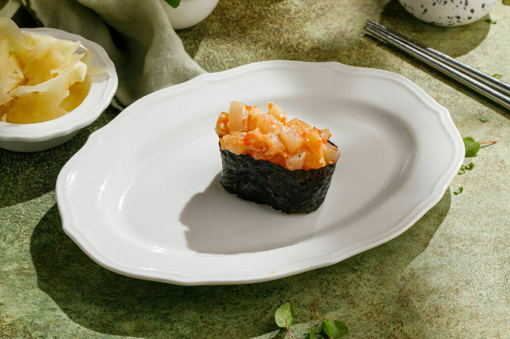 Spicy sushi scallop