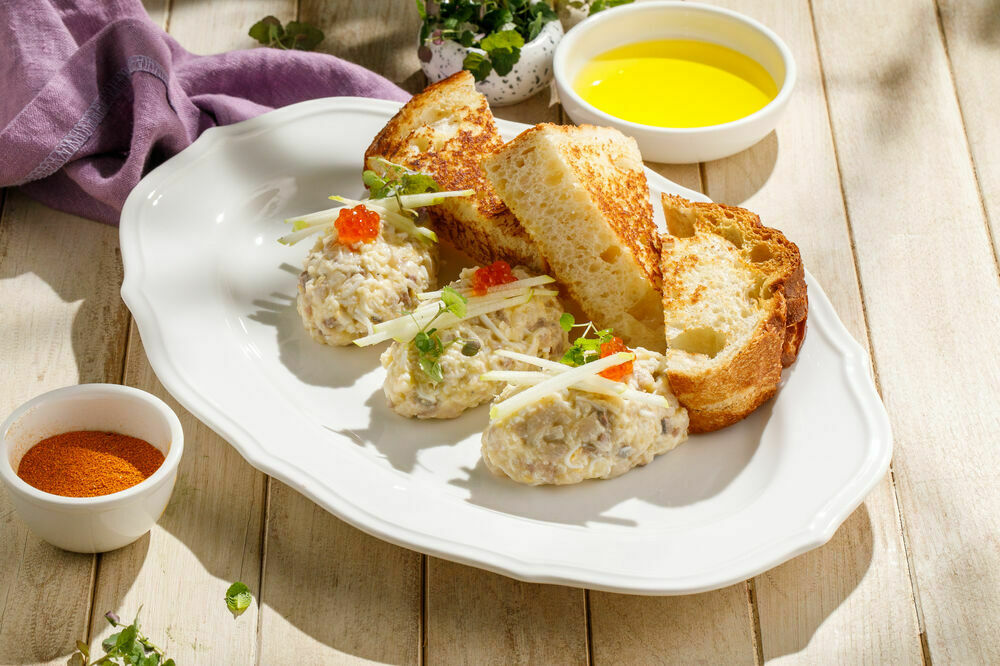 Forshmak with smoked salmon