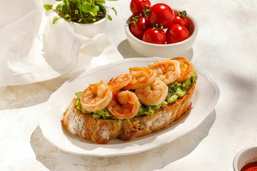 Bruschetta with shrimp