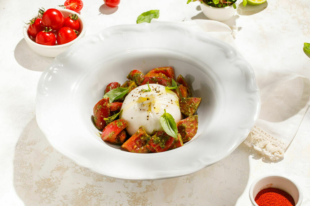 Burrata with tomatoes