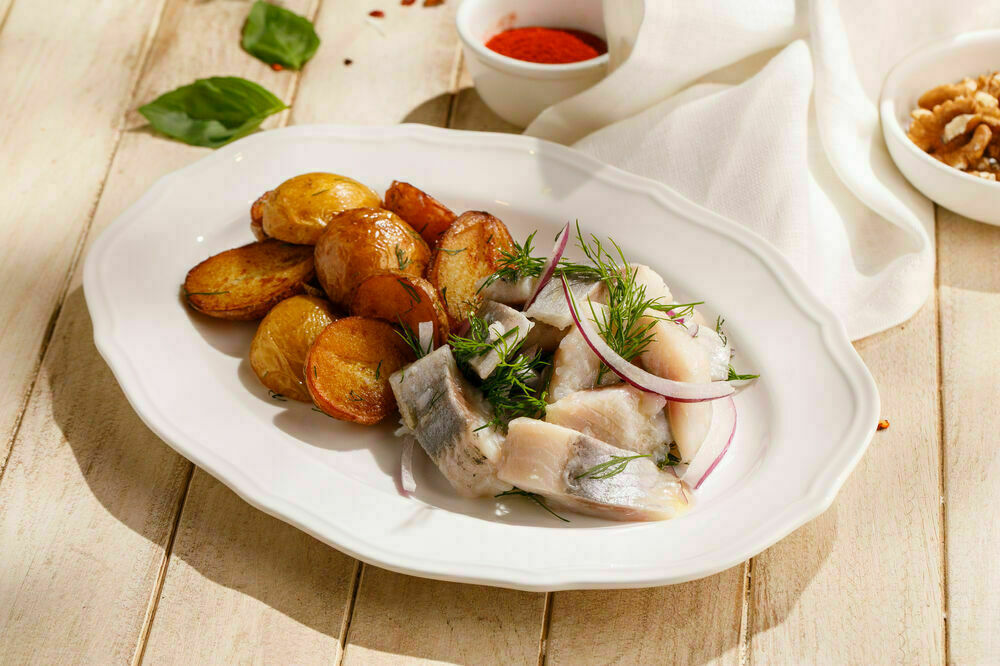 Herring with baby-potatoes