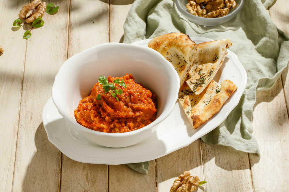 Eggplant caviar with aromatic flatbread