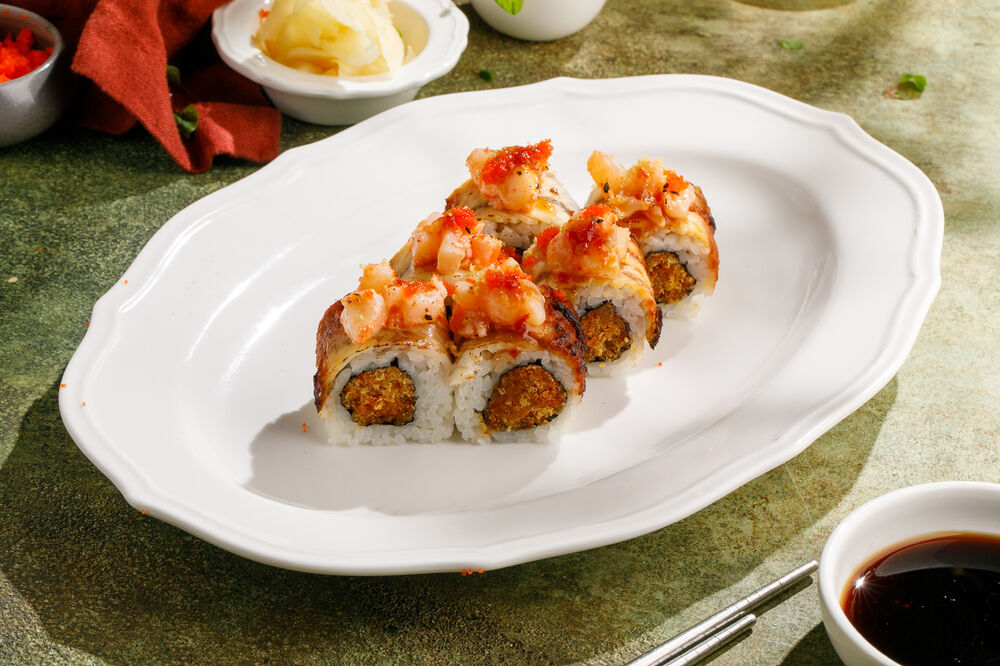 Eel and scallop Crunch roll