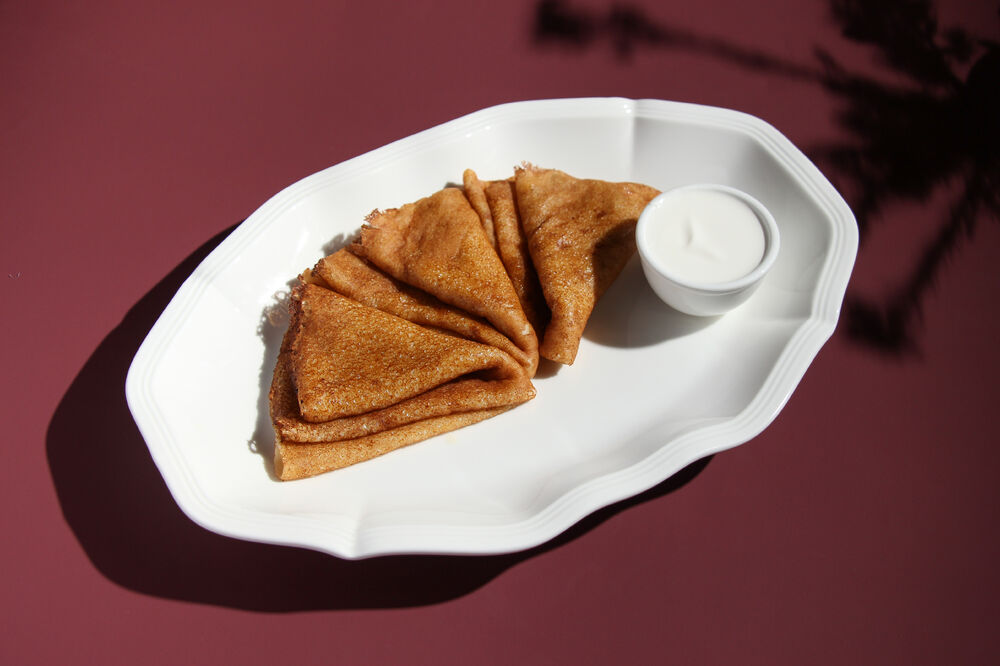 Блины со сметаной