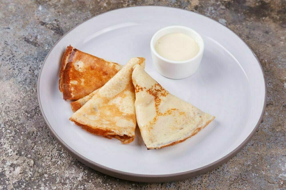 Pancakes with condensed milk