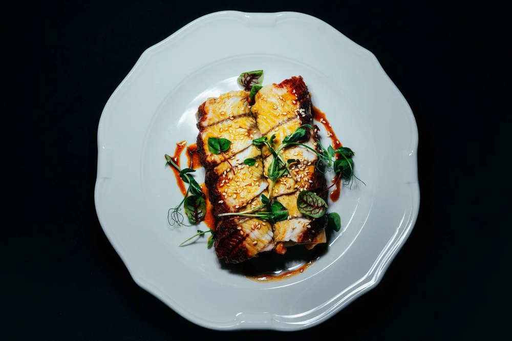 Блины с угрем и жульеном из шиитаке 